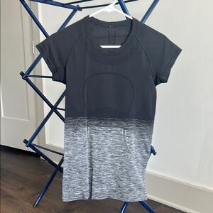 lululemon athletica Black and Gray Short Sleeve Tee